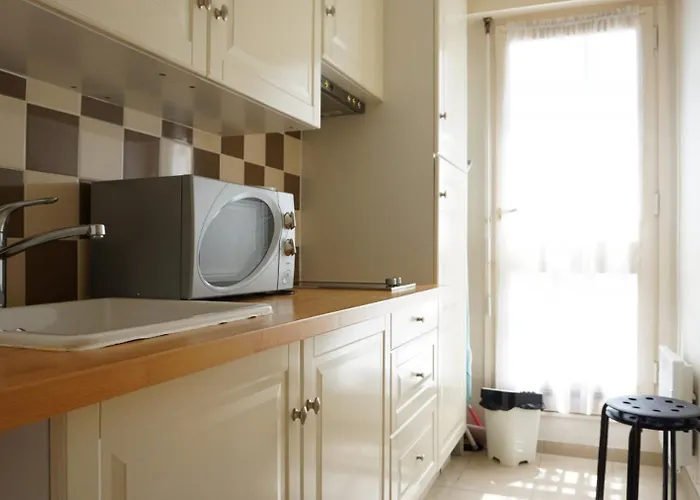 Close To Eiffel Tower And Metro Paris