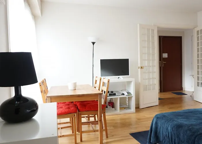 Close To Eiffel Tower And Metro Paris