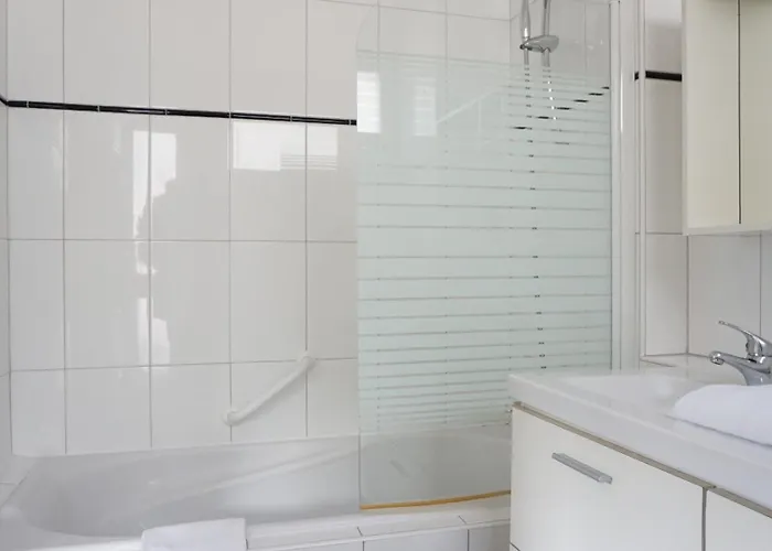 Close To Eiffel Tower And Metro Appartement *