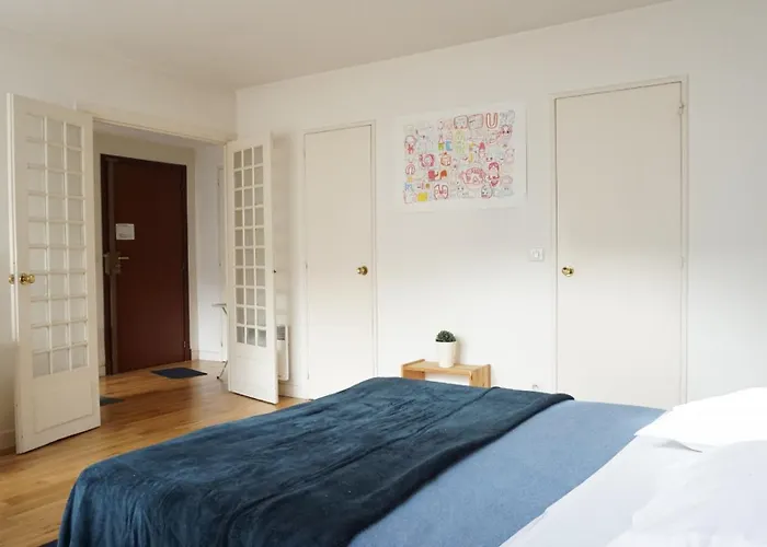 Appartement Close To Eiffel Tower And Metro Parijs